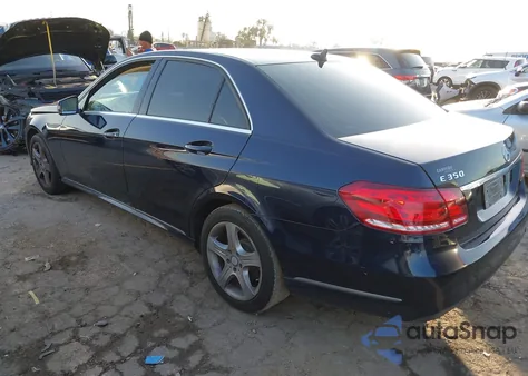 2014 Mercedes-Benz E 350 z USA, uszkodzony, nr VIN WDDHF5KB7EA779272